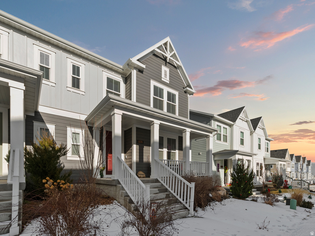 11576 S DORIAN DR South Jordan, UT 84009