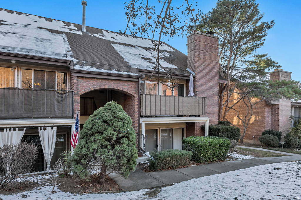 8136 S COTTONWOOD CIR Sandy, UT 84094