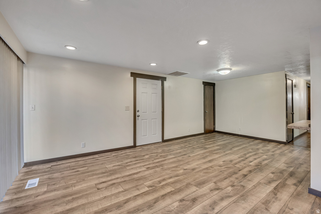 8136 S COTTONWOOD CIR Sandy, UT 84094