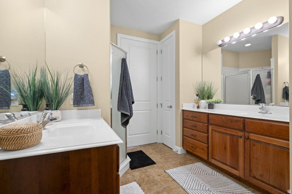 225 N COUNTRY LN #93 St George, UT 84770