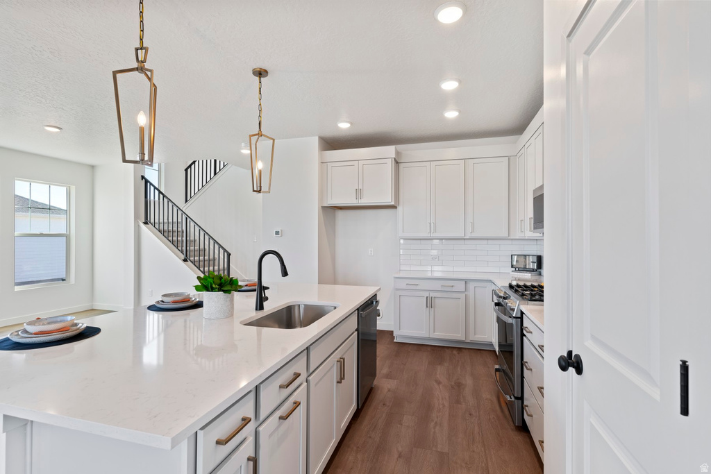 799 W HALVORSEN PKWY Saratoga Springs, UT 84045