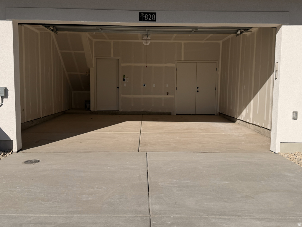 828 W IVYWELL LN #220 North Salt Lake, UT 84054