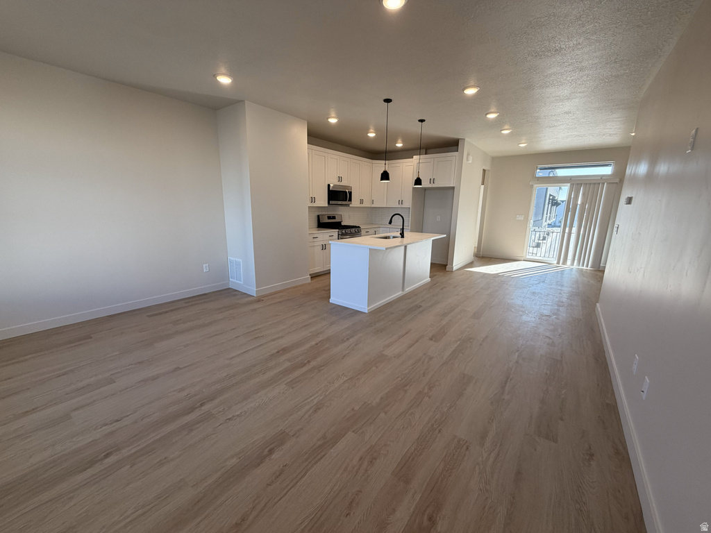 828 W IVYWELL LN #220 North Salt Lake, UT 84054