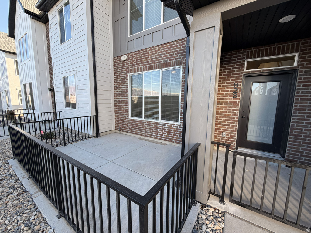 828 W IVYWELL LN #220 North Salt Lake, UT 84054