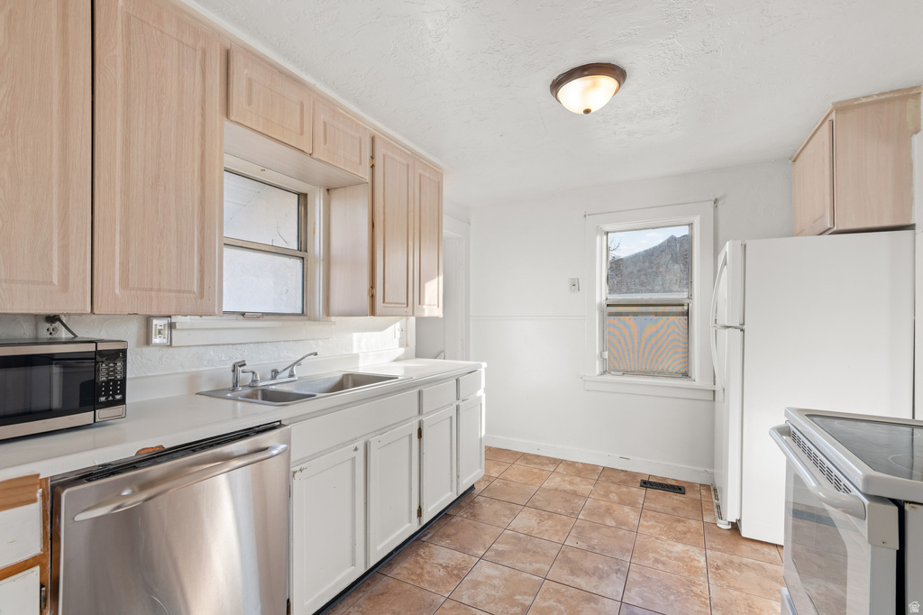 2733 S 8650 W Magna, UT 84044