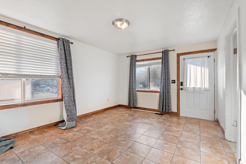 2733 S 8650 W Magna, UT 84044