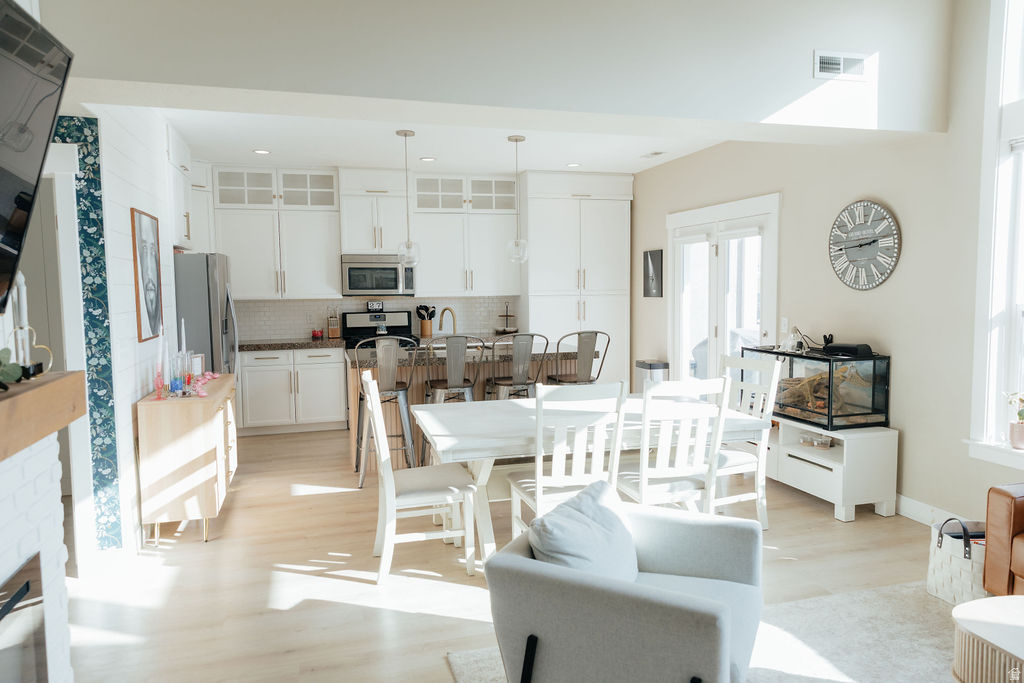 1873 TRAIL HEIGHTS DR Riverton, UT 84065