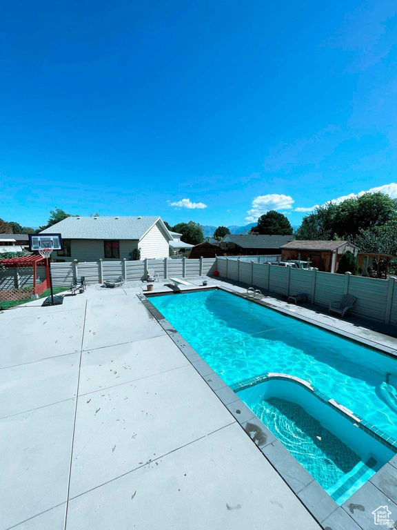 7529 S SPRINGBROOK DR West Jordan, UT 84084