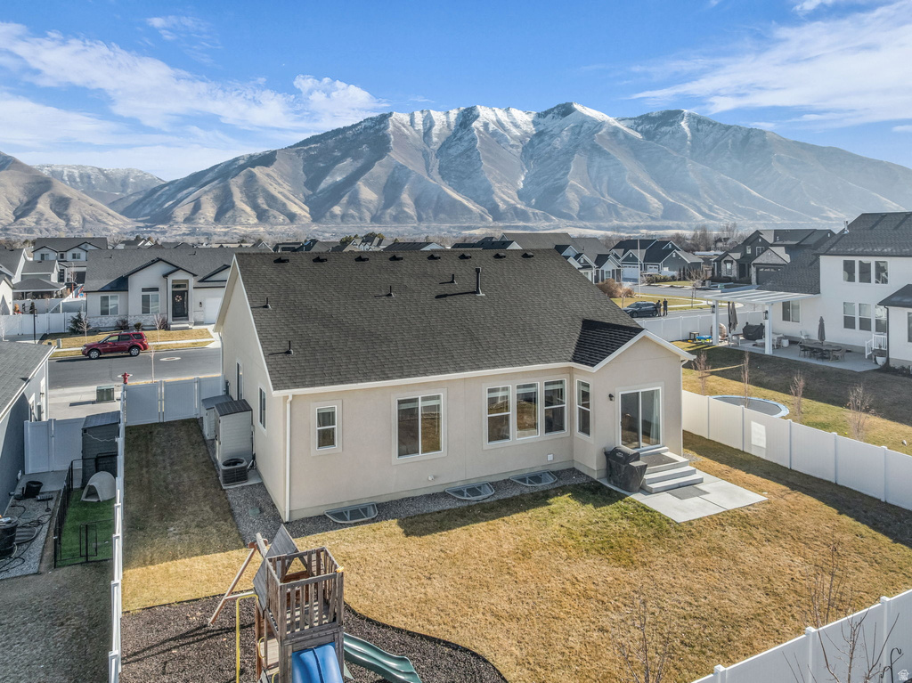 141 N PINNACLE AVE Mapleton, UT 84664