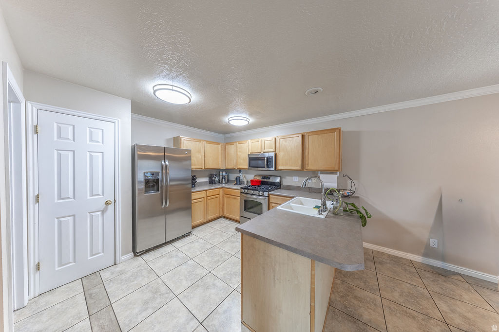 810 S 175 E Layton, UT 84041