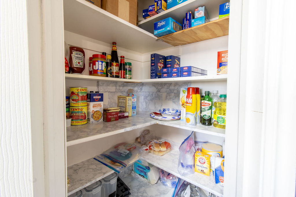 64 N 250 W Clearfield, UT 84015