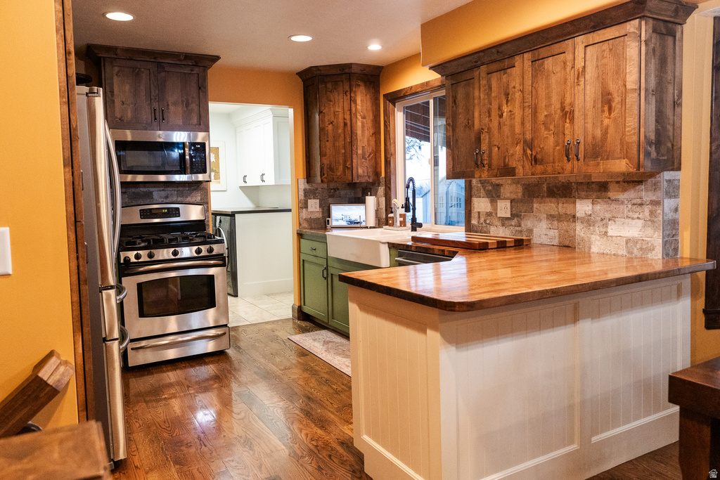 6061 S DEE PARK DR Taylorsville, UT 84129