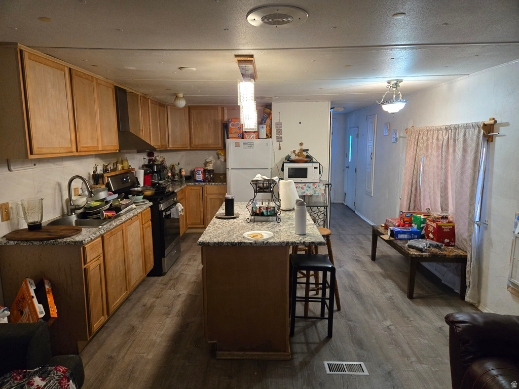 6935 S COLUMBIA DR West Jordan, UT 84084