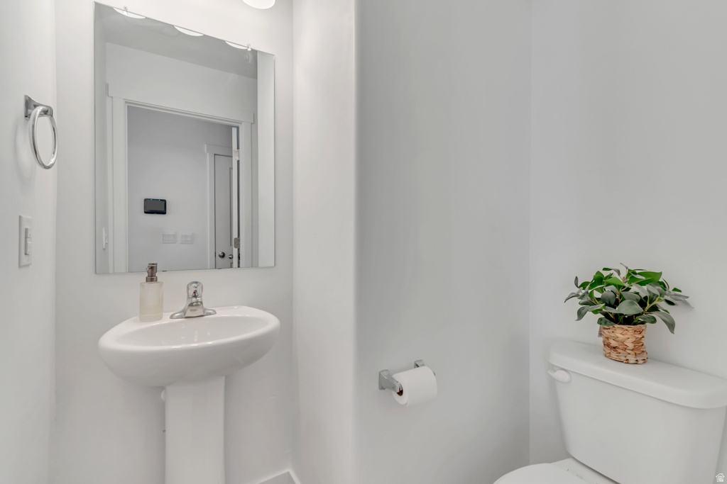 653 W BANNER DR Grantsville, UT 84029