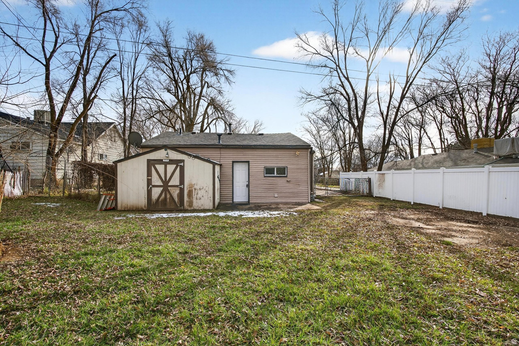 1090 HARROP ST Ogden, UT 84404