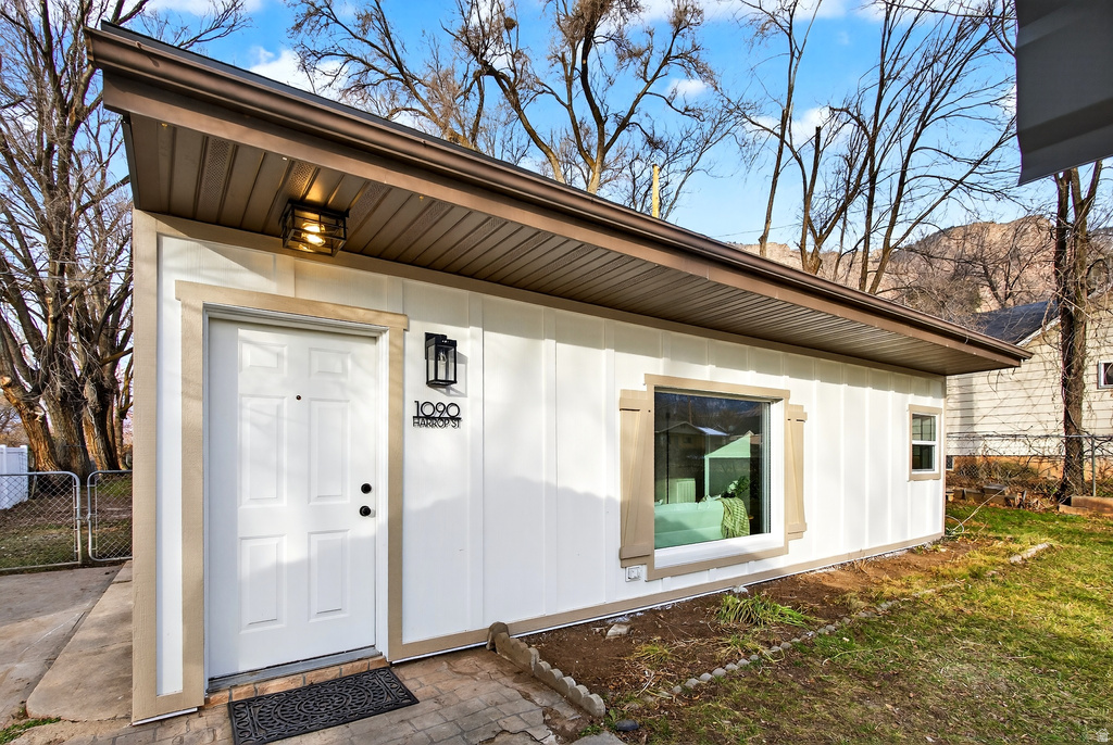 1090 HARROP ST Ogden, UT 84404