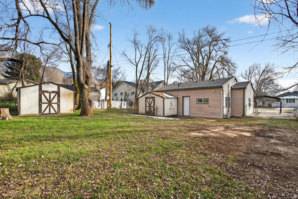 1090 HARROP ST Ogden, UT 84404