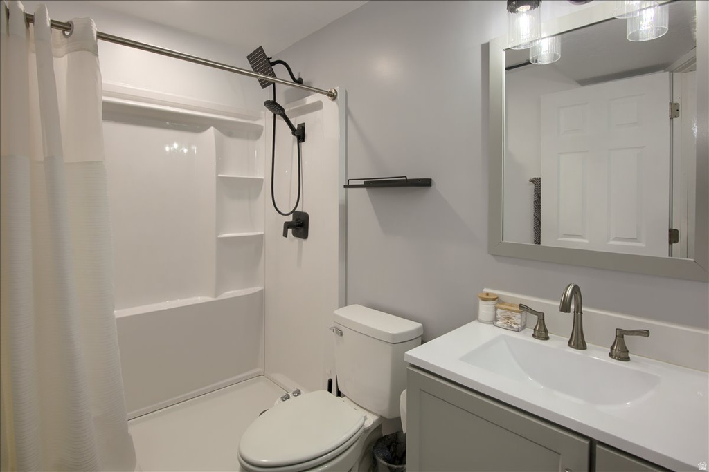 2602 W 3900 S Roy, UT 84067