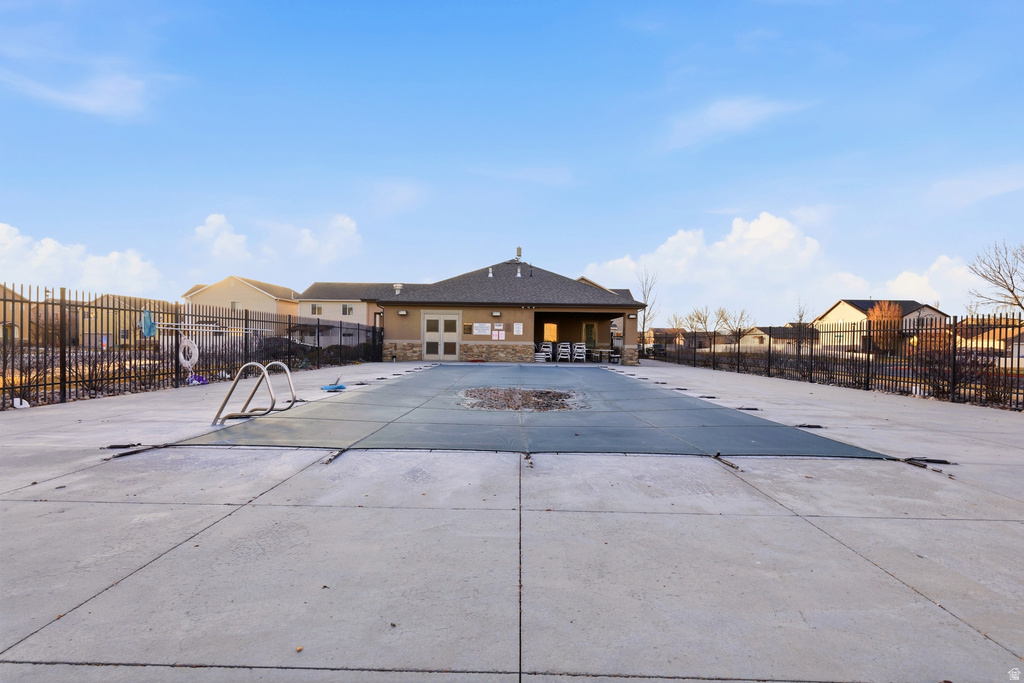 1090 W STONEHAVEN DR North Salt Lake, UT 84054