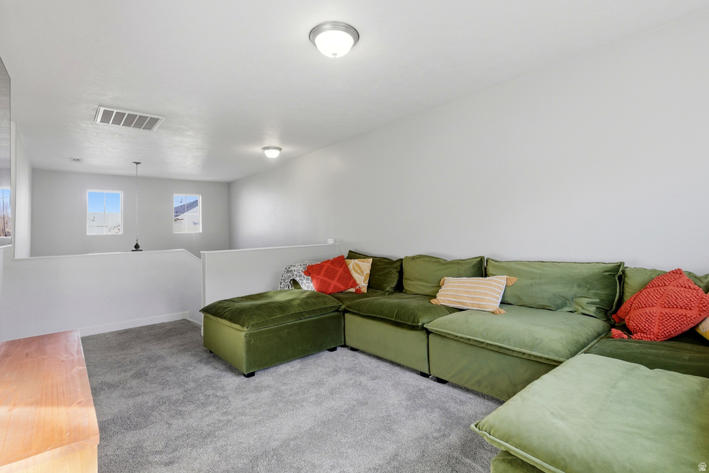 1090 W STONEHAVEN DR North Salt Lake, UT 84054