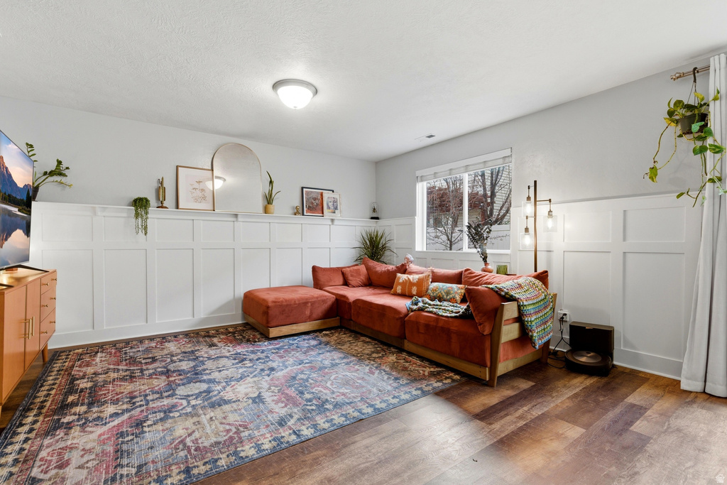 1090 W STONEHAVEN DR North Salt Lake, UT 84054