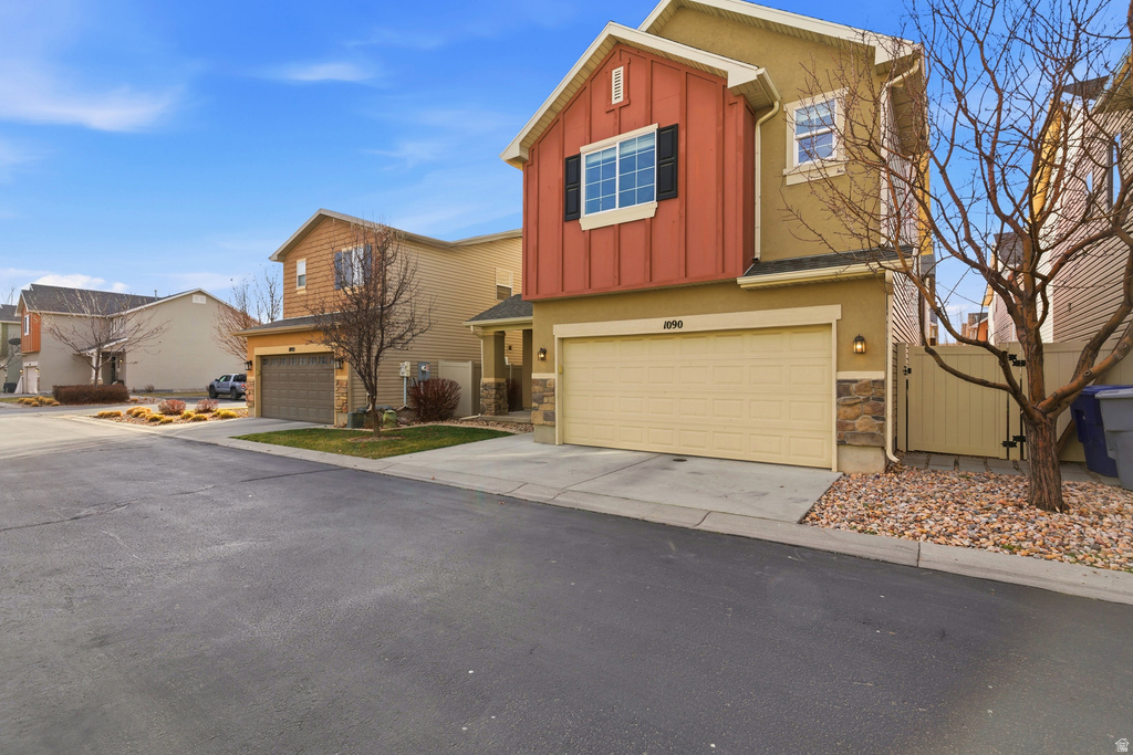 1090 W STONEHAVEN DR North Salt Lake, UT 84054