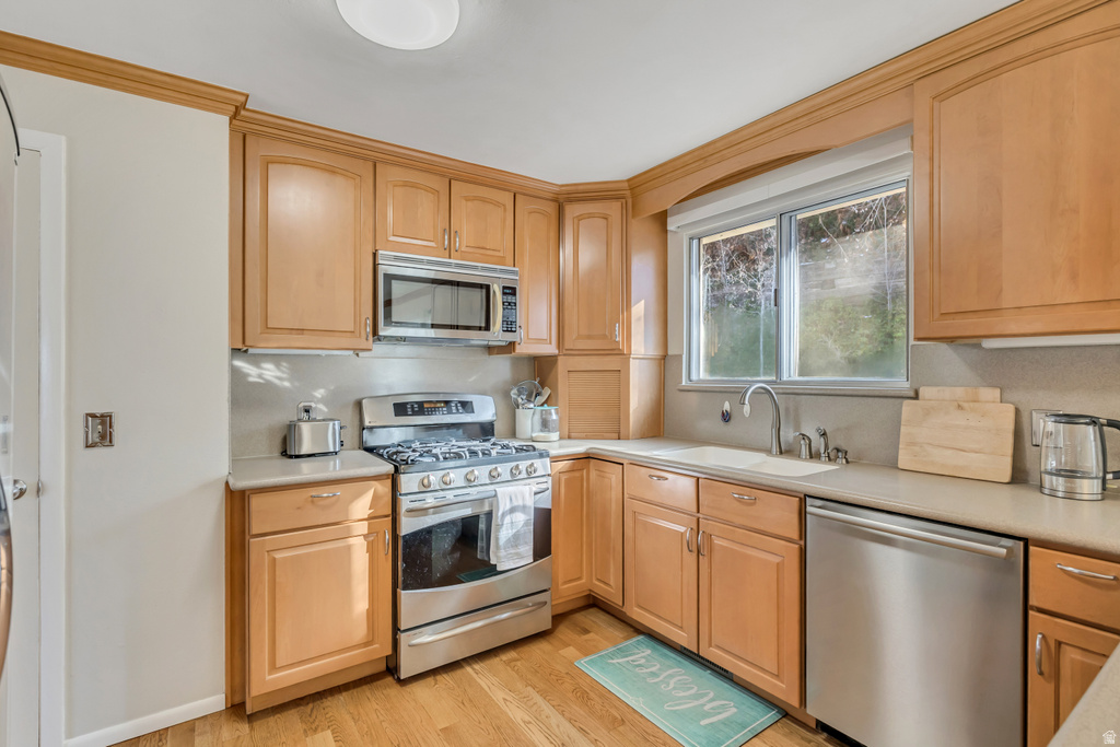 2600 E OAK DR Cottonwood Heights, UT 84093