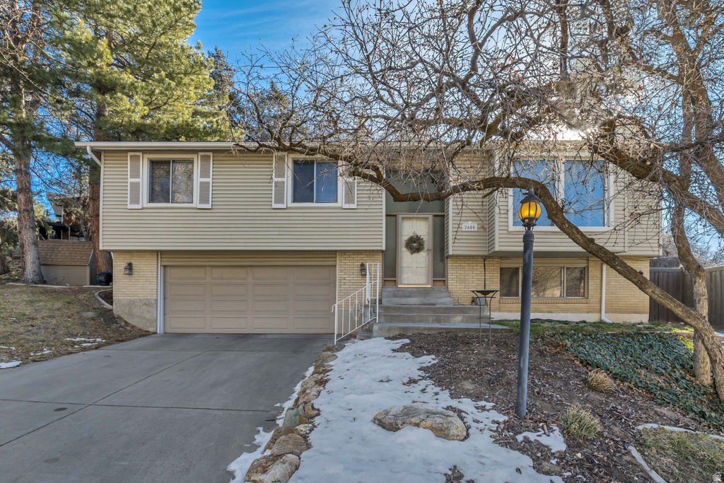2600 E OAK DR Cottonwood Heights, UT 84093