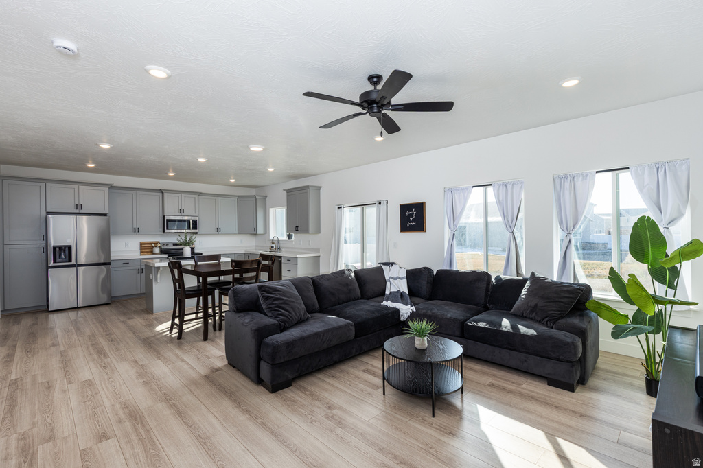 1068 E SPRINGWATER WAY Eagle Mountain, UT 84005