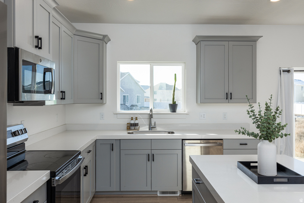 1068 E SPRINGWATER WAY Eagle Mountain, UT 84005