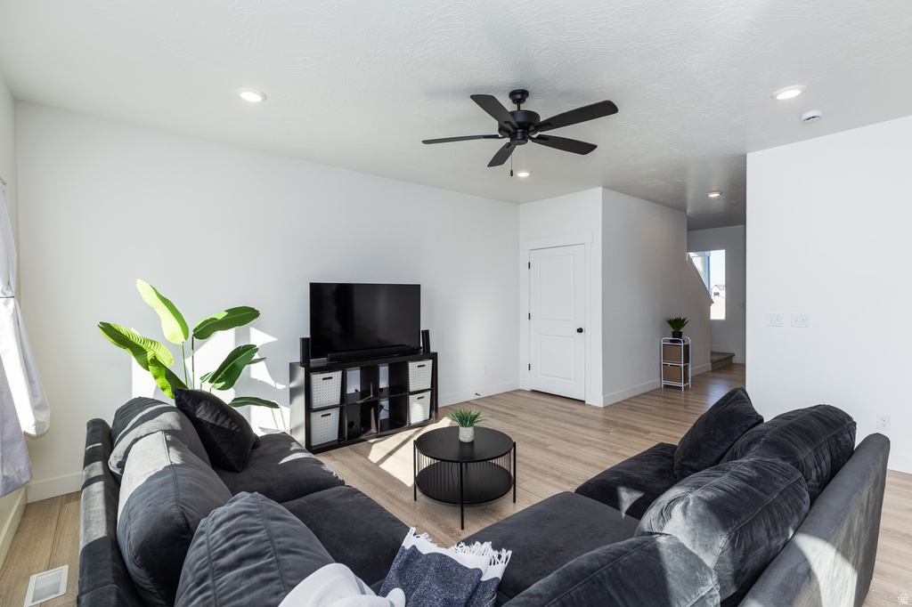 1068 E SPRINGWATER WAY Eagle Mountain, UT 84005