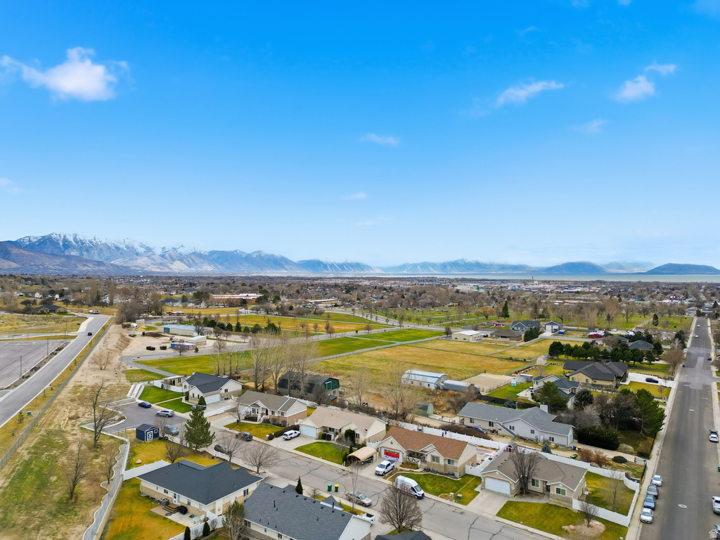 352 E 1650 N Lehi, UT 84043