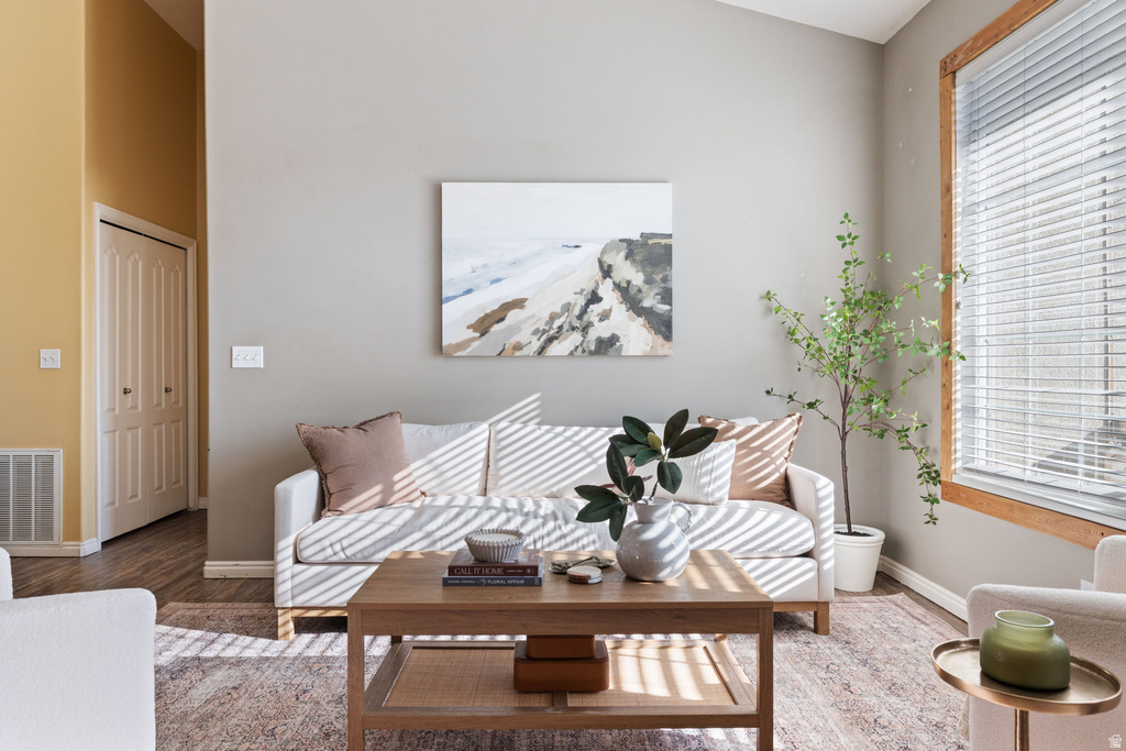 1102 W KENSINGTON DR North Salt Lake, UT 84054