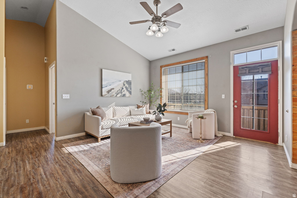 1102 W KENSINGTON DR North Salt Lake, UT 84054