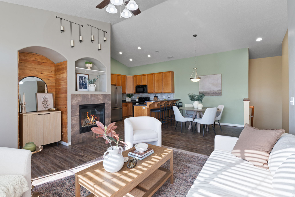 1102 W KENSINGTON DR North Salt Lake, UT 84054