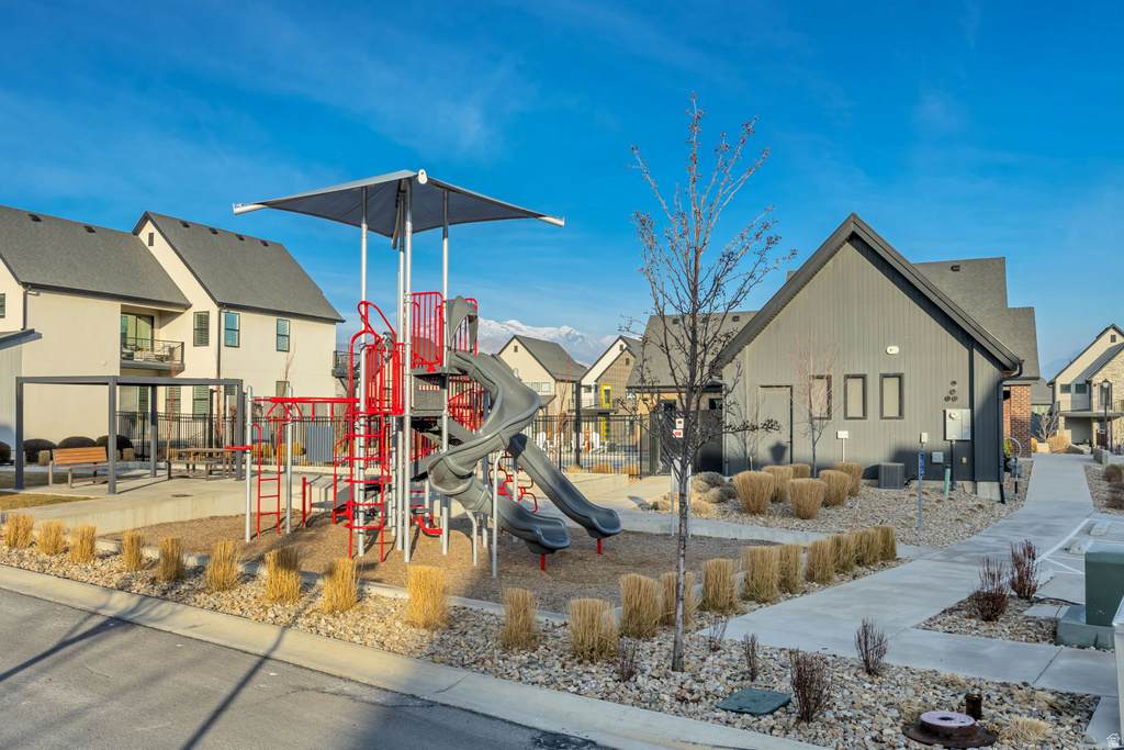 2321 N SUNMORE WAY Lehi, UT 84048