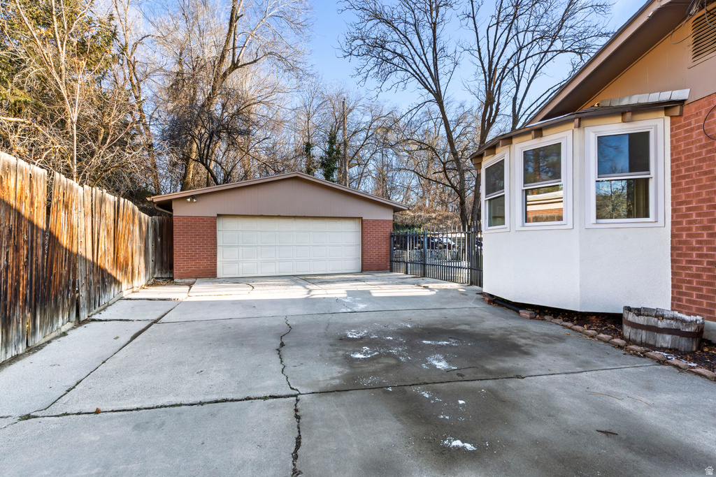 5831 S BEAUMONT DR Holladay, UT 84121