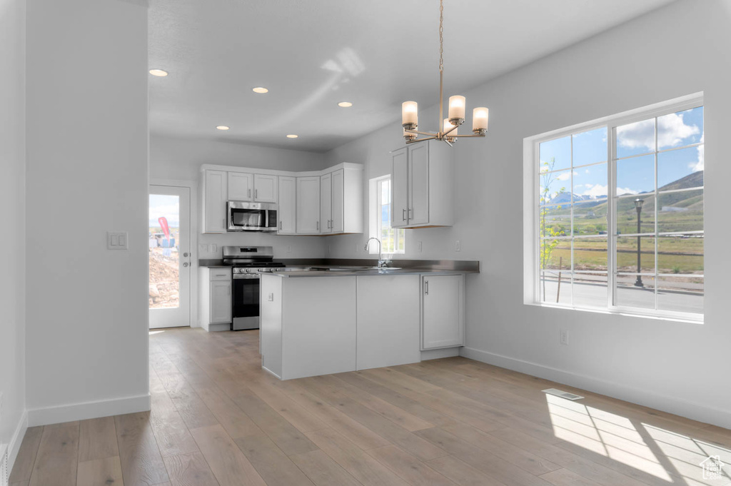 8225 W DIAMOND PEAK WAY Magna, UT 84044