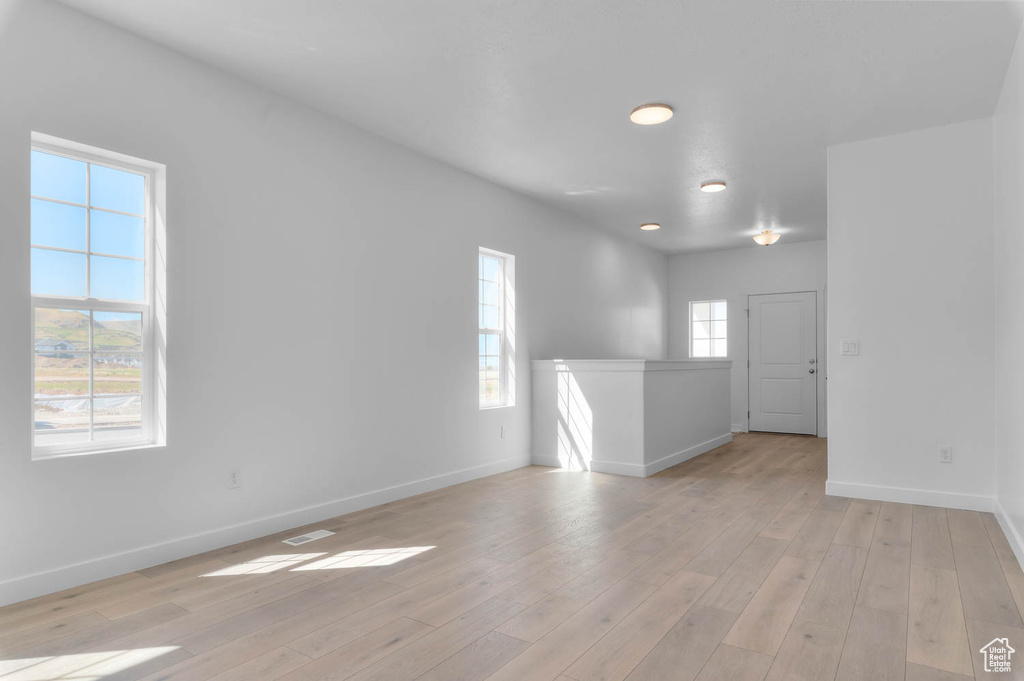 8225 W DIAMOND PEAK WAY Magna, UT 84044