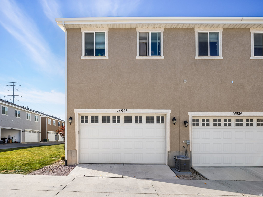 14926 S THUNDER HORSE DR Bluffdale, UT 84065