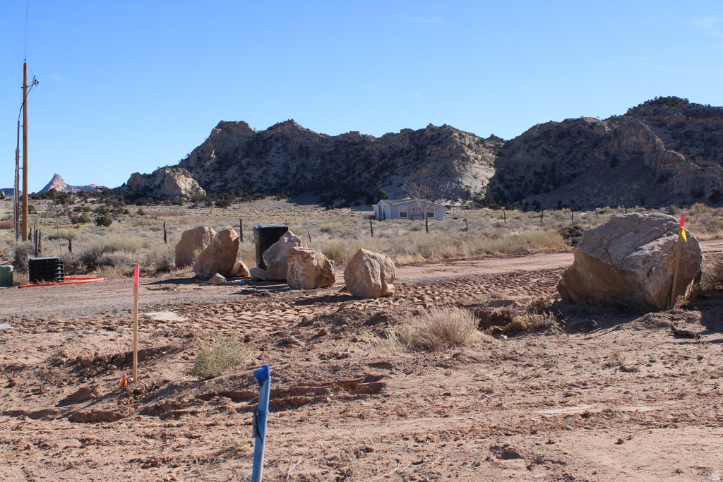 140 E TEASDALE RD Teasdale, UT 84773