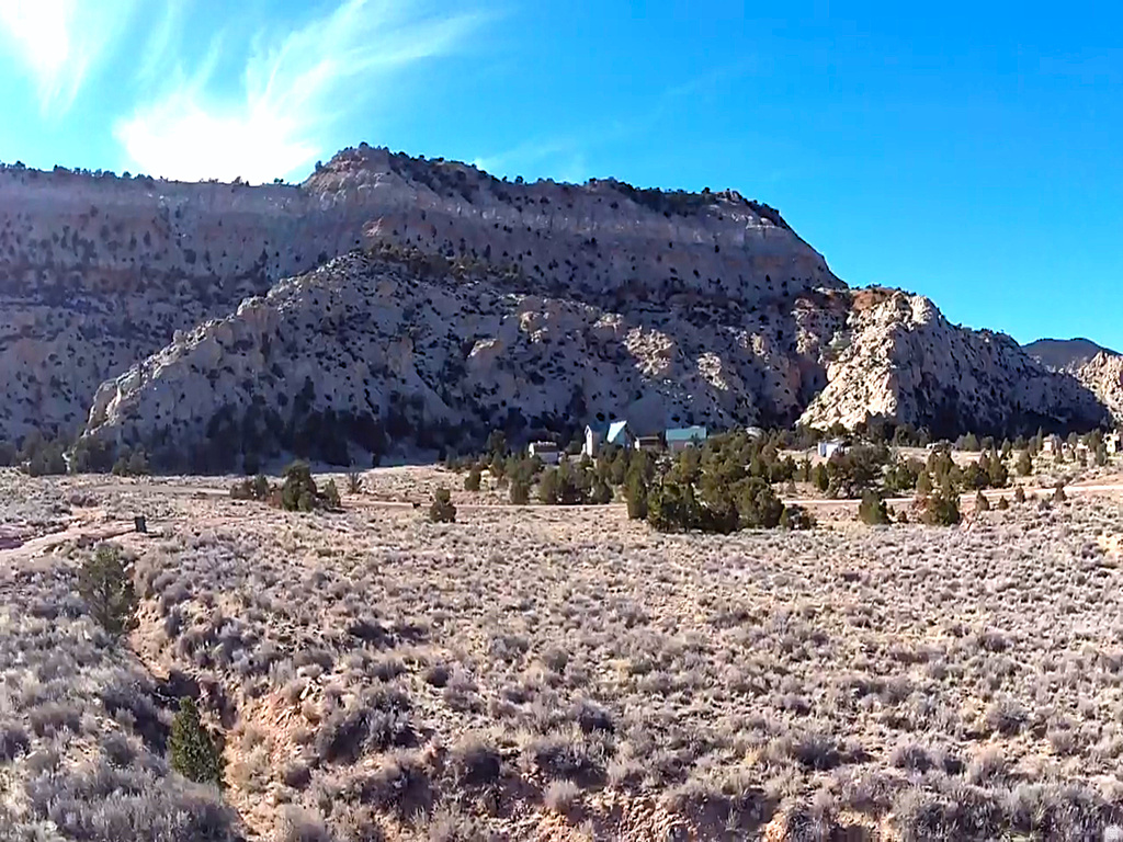 140 E TEASDALE RD Teasdale, UT 84773