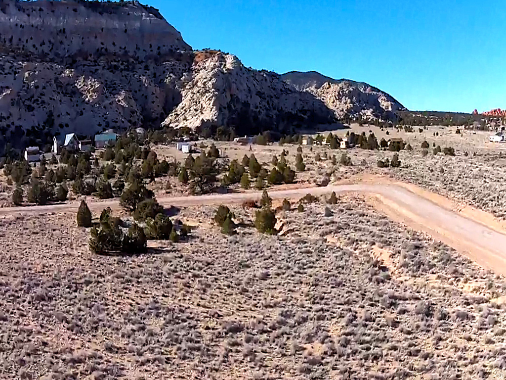 140 E TEASDALE RD Teasdale, UT 84773