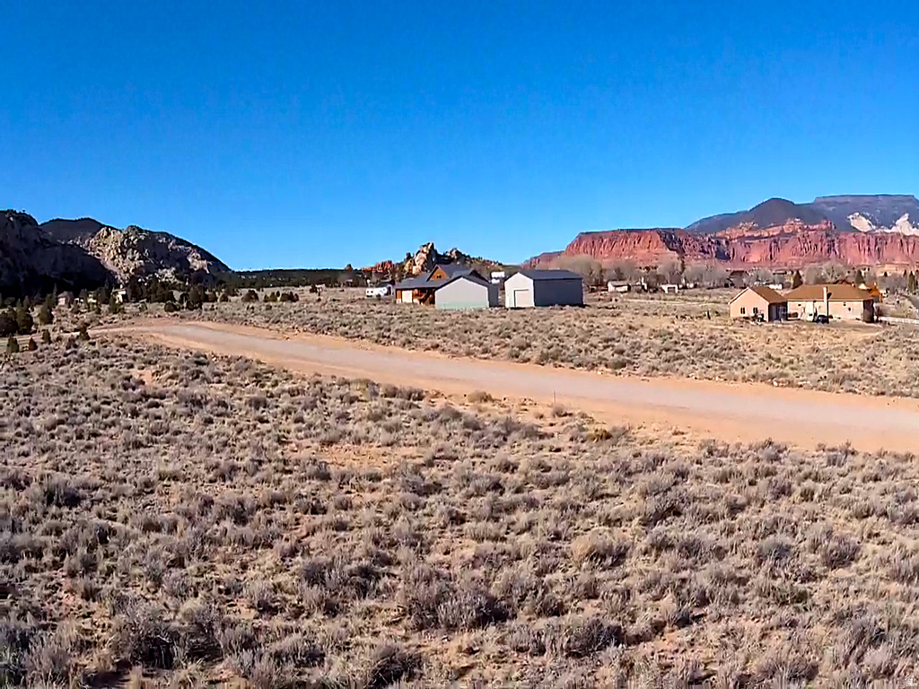 140 E TEASDALE RD Teasdale, UT 84773