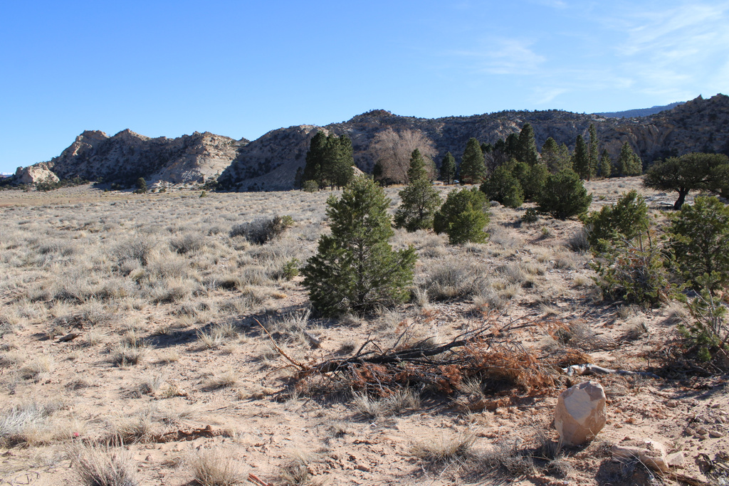 140 E TEASDALE RD Teasdale, UT 84773