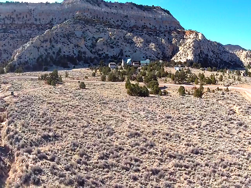 140 E TEASDALE RD Teasdale, UT 84773