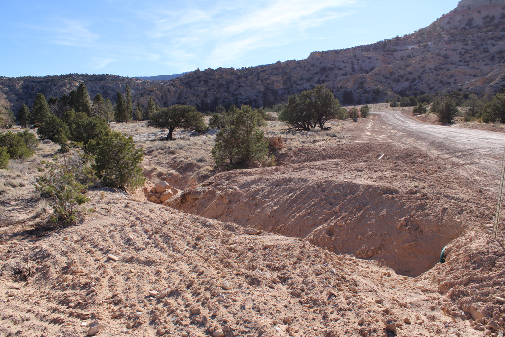 140 E TEASDALE RD Teasdale, UT 84773