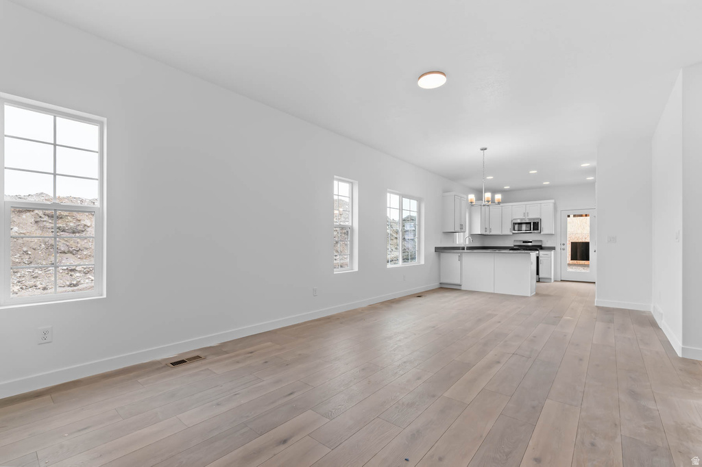 8205 W SENTINEL PEAK DR Magna, UT 84044