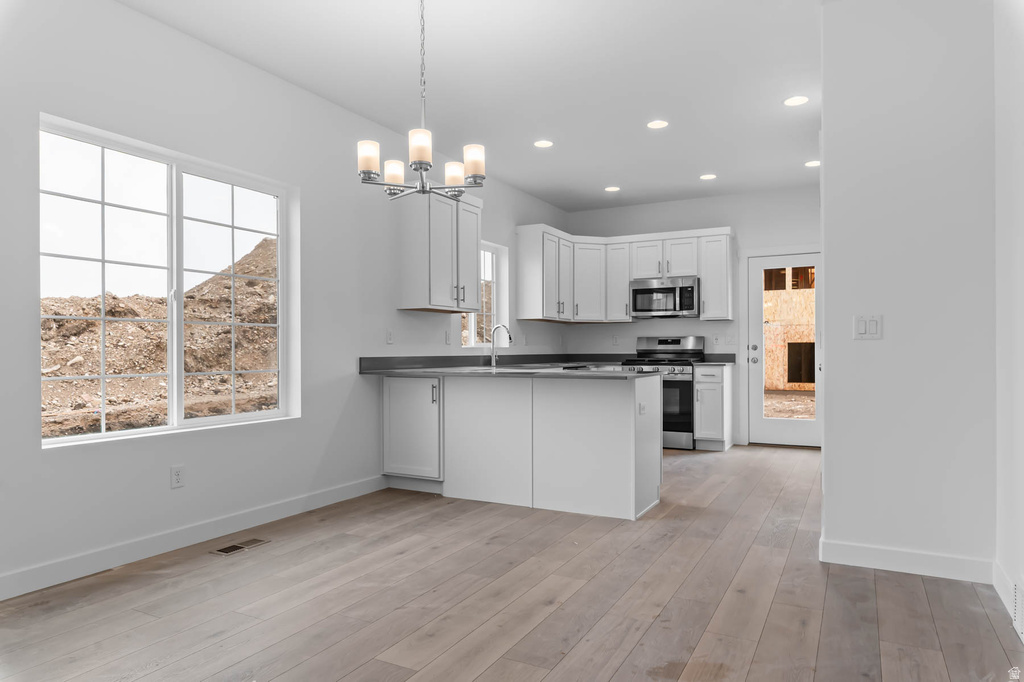 8205 W SENTINEL PEAK DR Magna, UT 84044