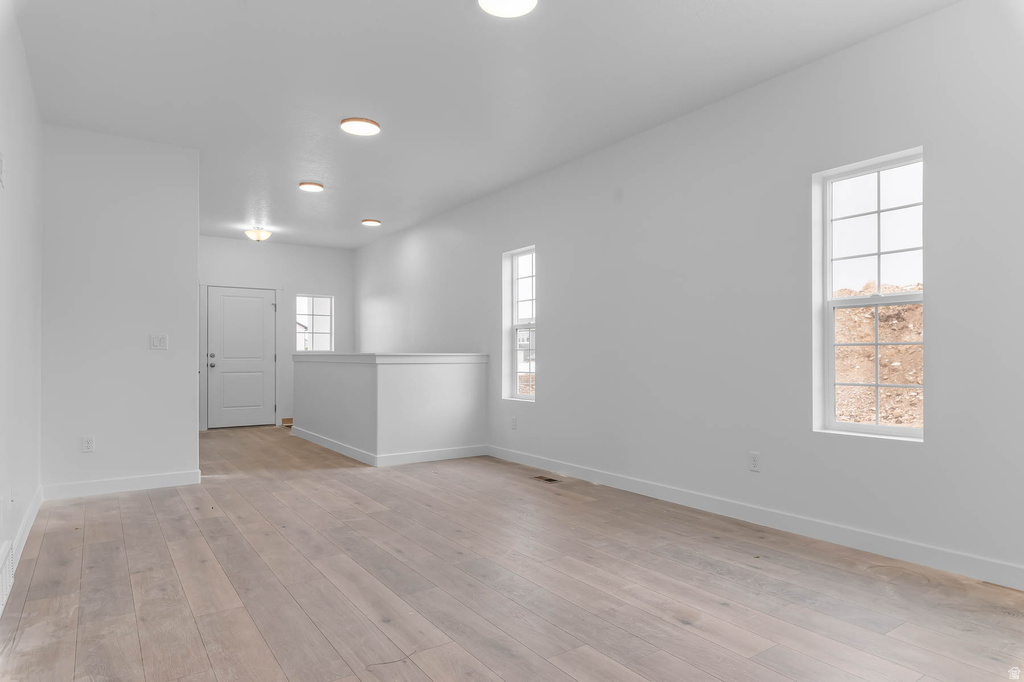 8205 W SENTINEL PEAK DR Magna, UT 84044